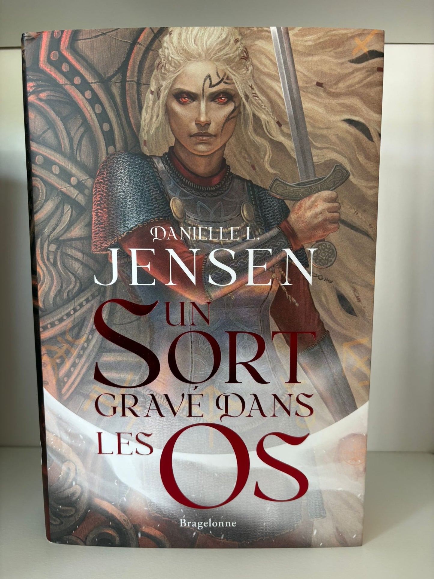 Un sort gravé dans les os (2) - Danielle L. Jensen (Relié)