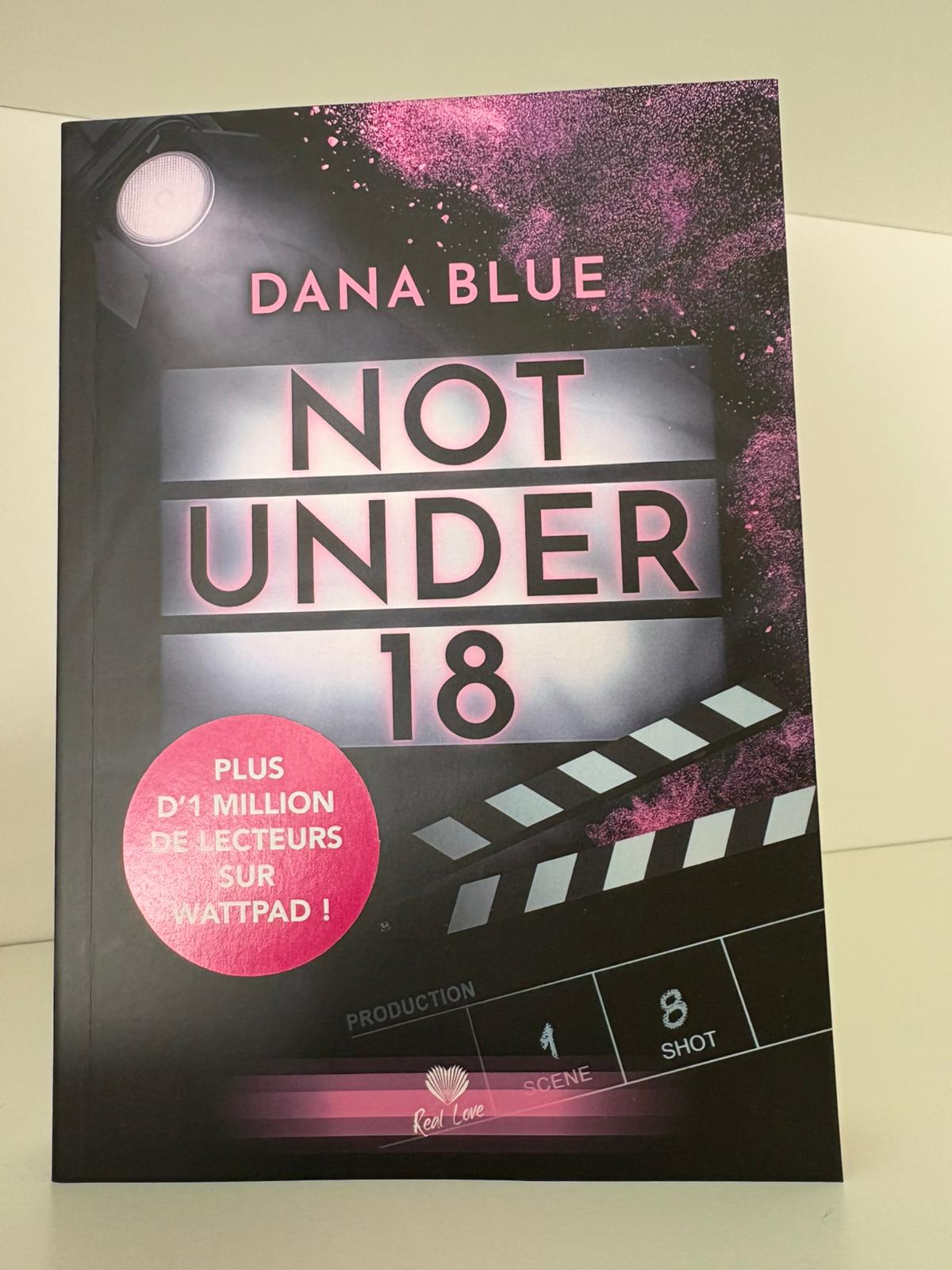 Not under 18 - Dana Blue (Broché)