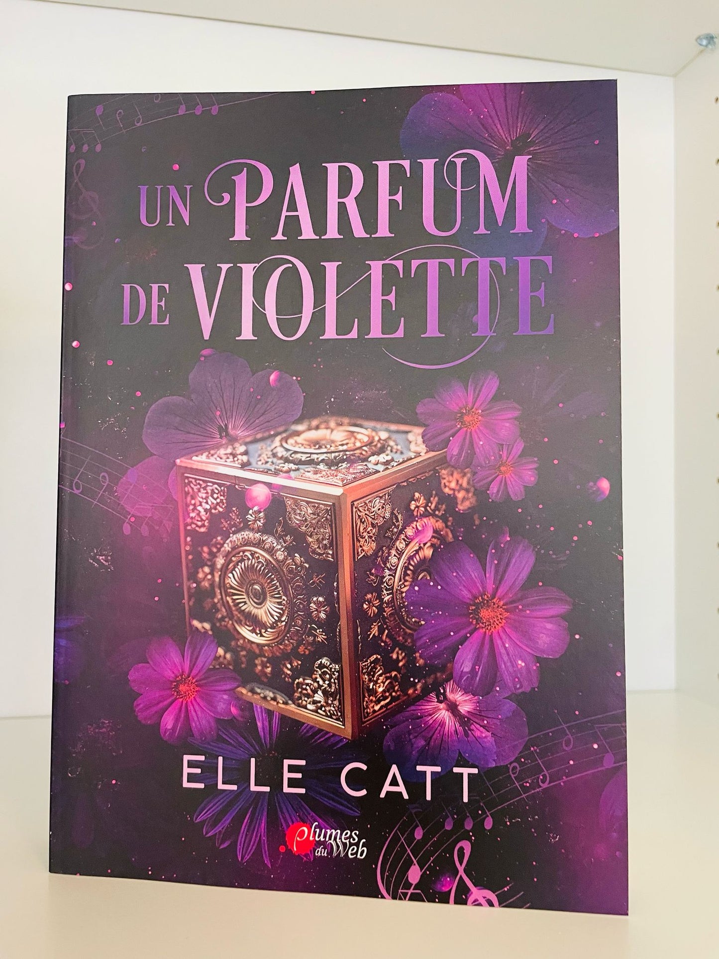 Un parfum de violette - Elle Cat (Broché)