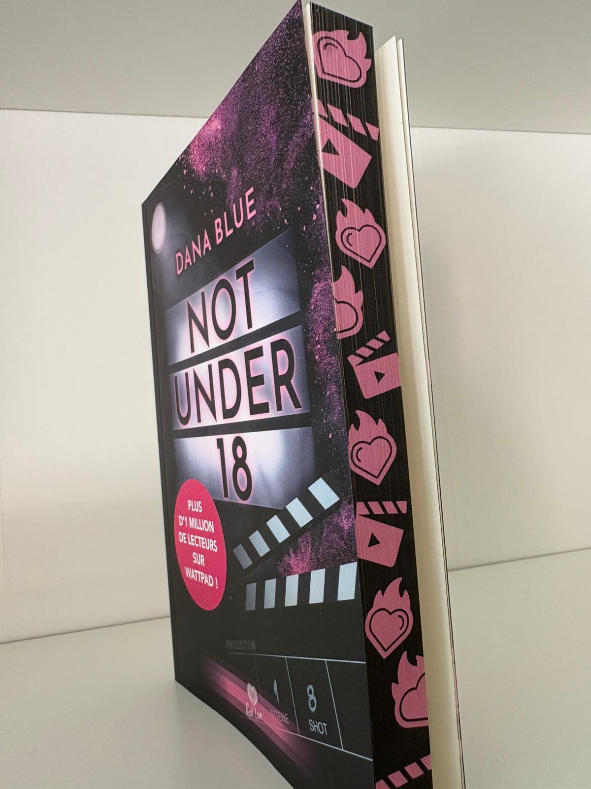 Not under 18 - Dana Blue (Broché)