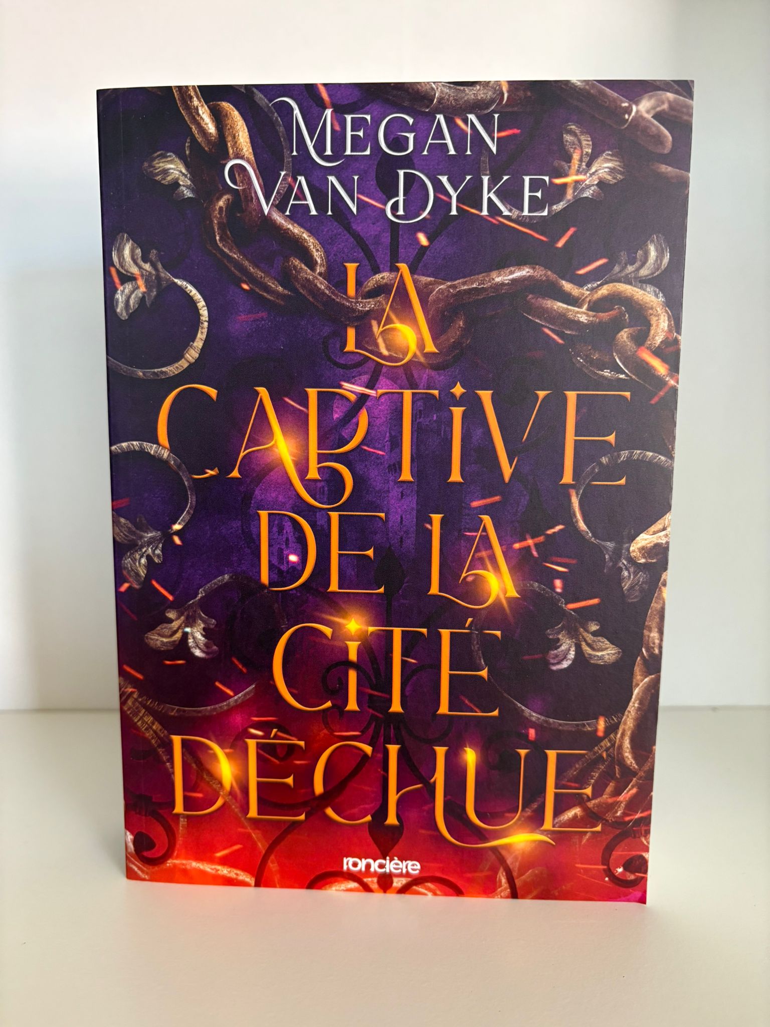 La captive de la cité déchue - Megan Van Dyke (Broché)-zoom-1